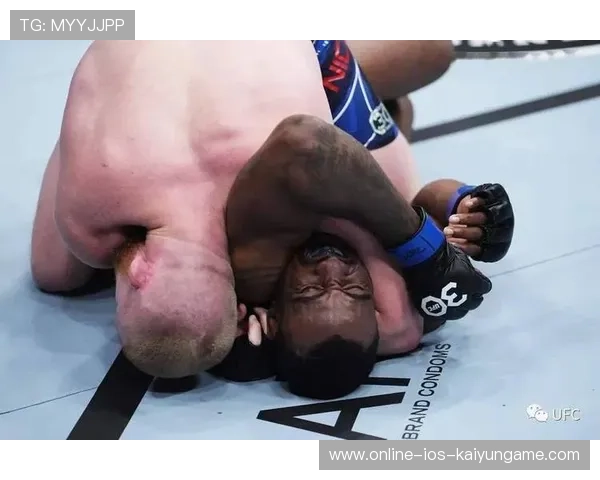 UFC狂砸十五拳裁判拉都拉不开,格斗现场燃爆全场